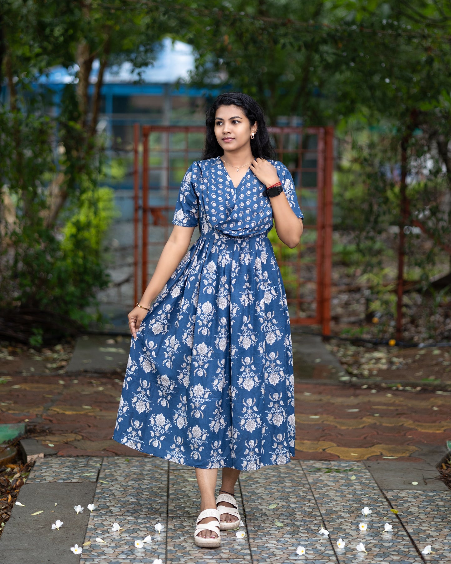 Feeding Dupatta Attached Zipper Maternity Wear – Deep Blue with White Floral