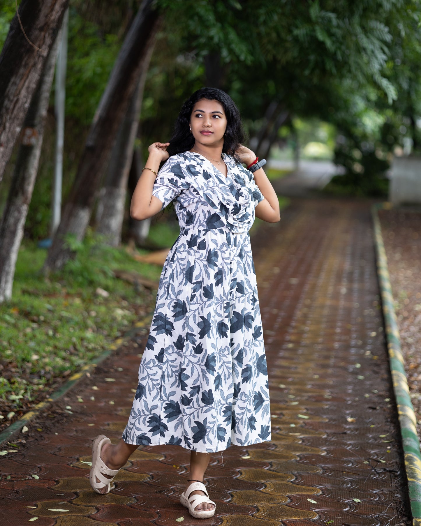 Feeding Dupatta Attached Zipper Maternity Wear – White with Blue Leaf Print