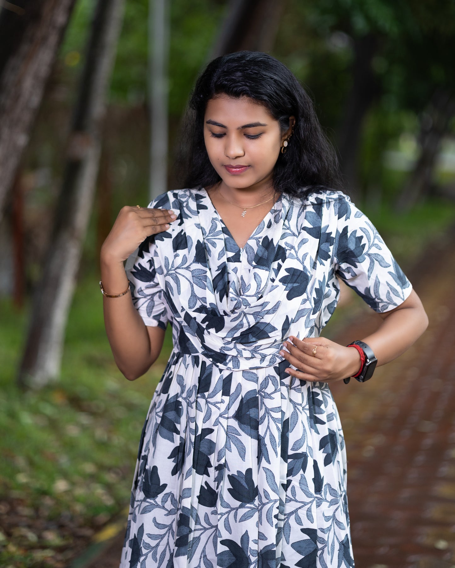 Feeding Dupatta Attached Zipper Maternity Wear – White with Blue Leaf Print